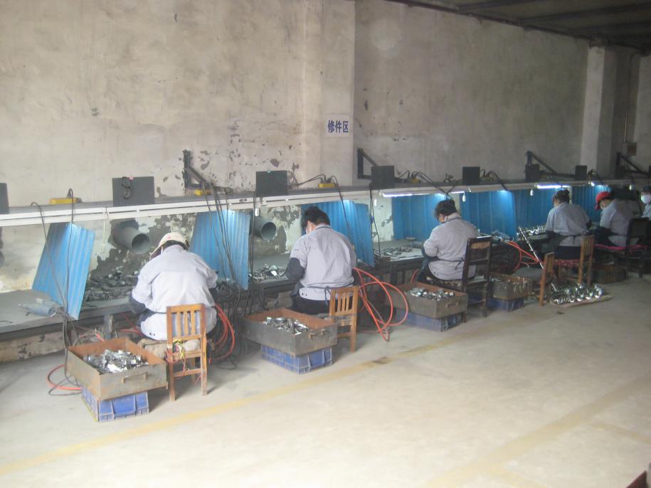 Grinding and treatment workstation 1